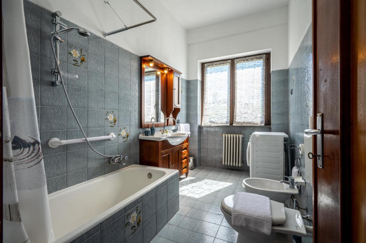 Lake View Apartment With Balcony And Parking - Larihome A25 ジェーラ・ラーリオ エクステリア 写真